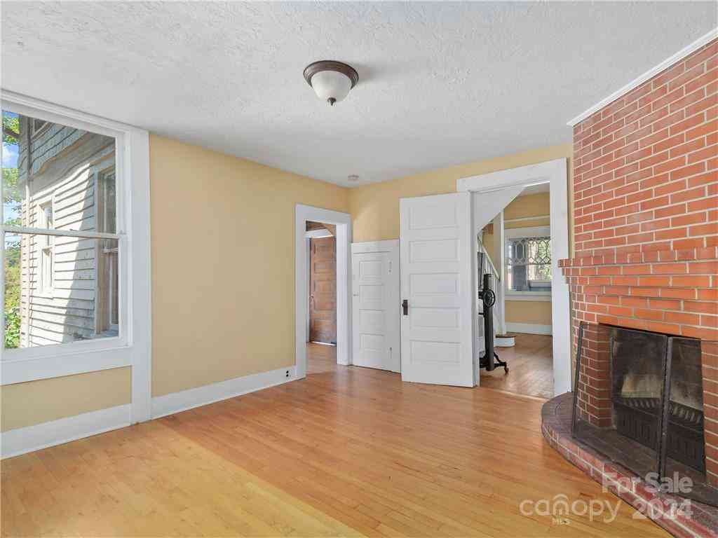 99 Walnut Street, Waynesville, North Carolina image 15