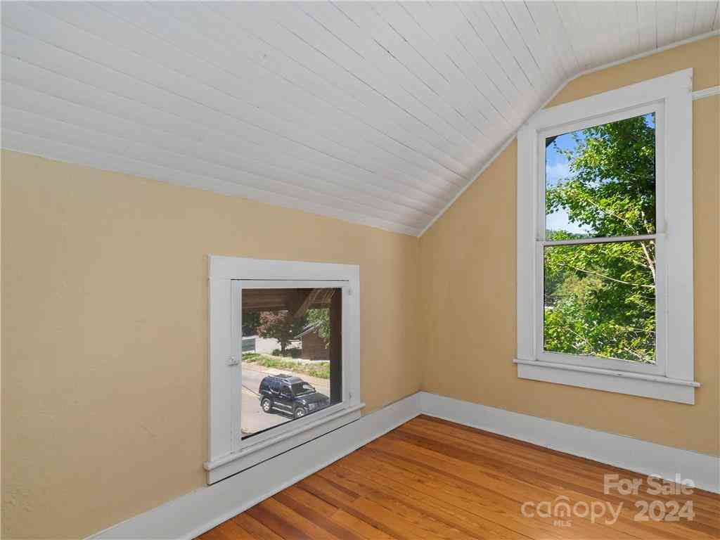 99 Walnut Street, Waynesville, North Carolina image 25