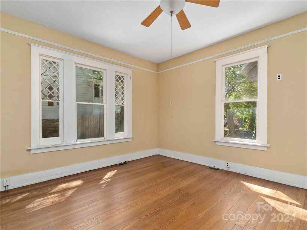 99 Walnut Street, Waynesville, North Carolina image 10