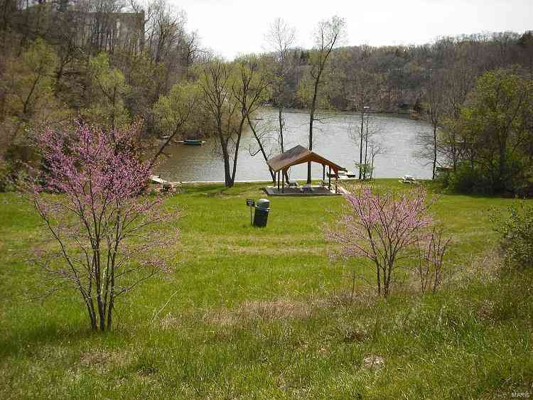 1494 S Lake Sherwood Drive, Marthasville, Missouri image 9