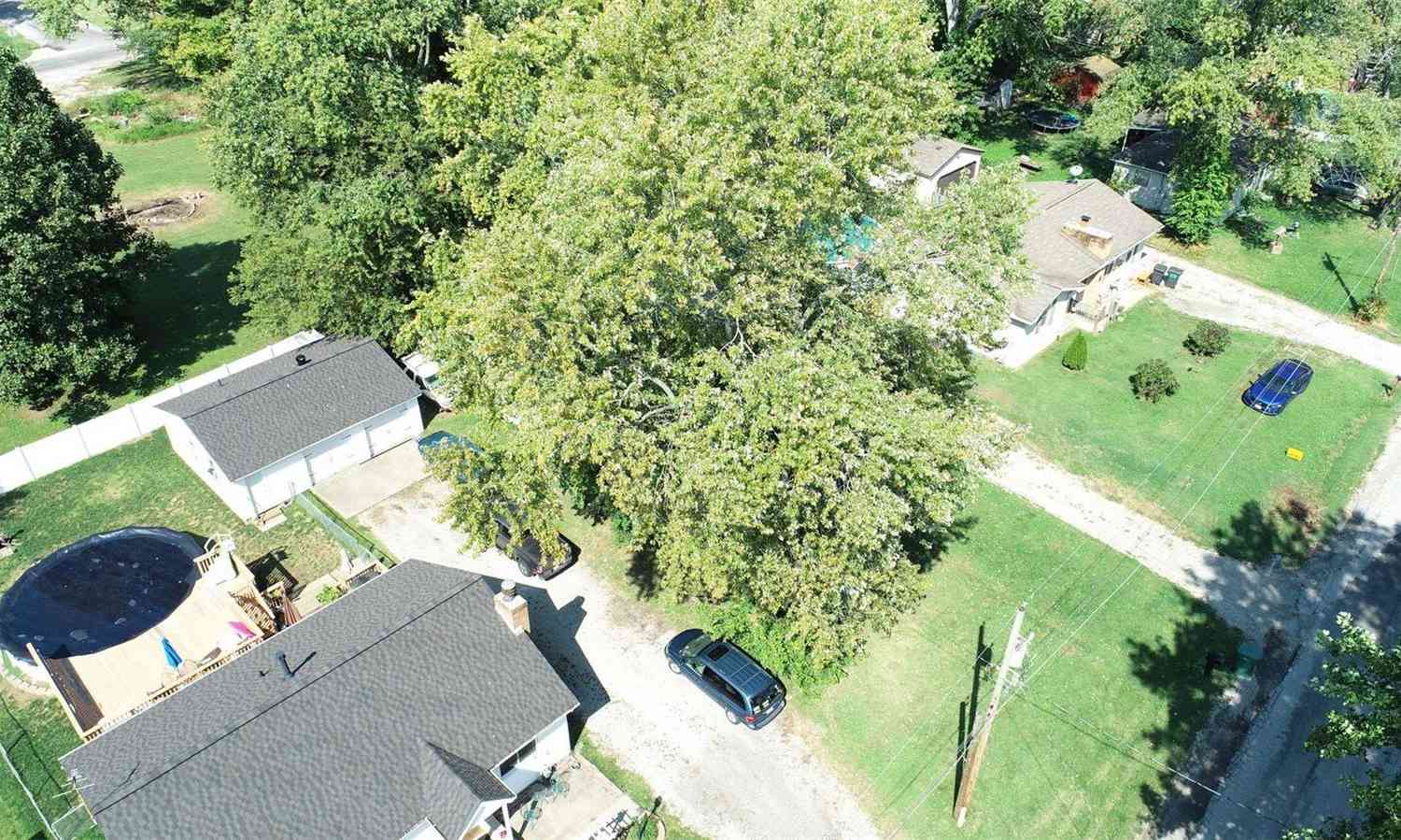 109 Bethesda Drive, Belleville, Illinois image 2