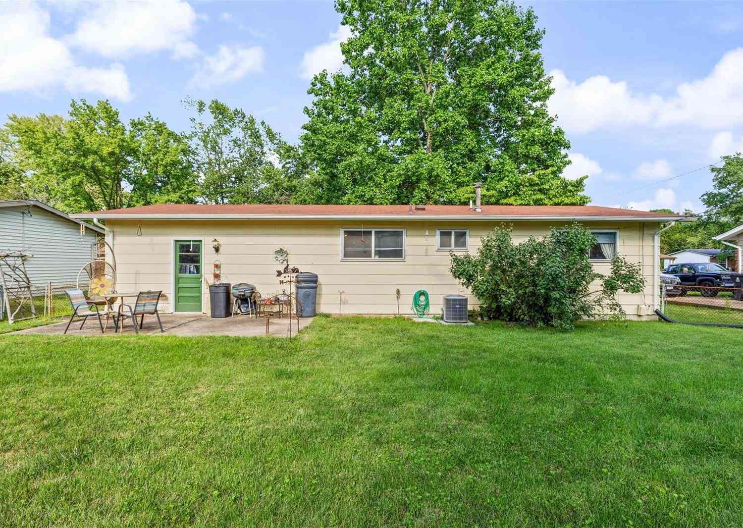 680 Charvel Dr, Florissant, Missouri image 5