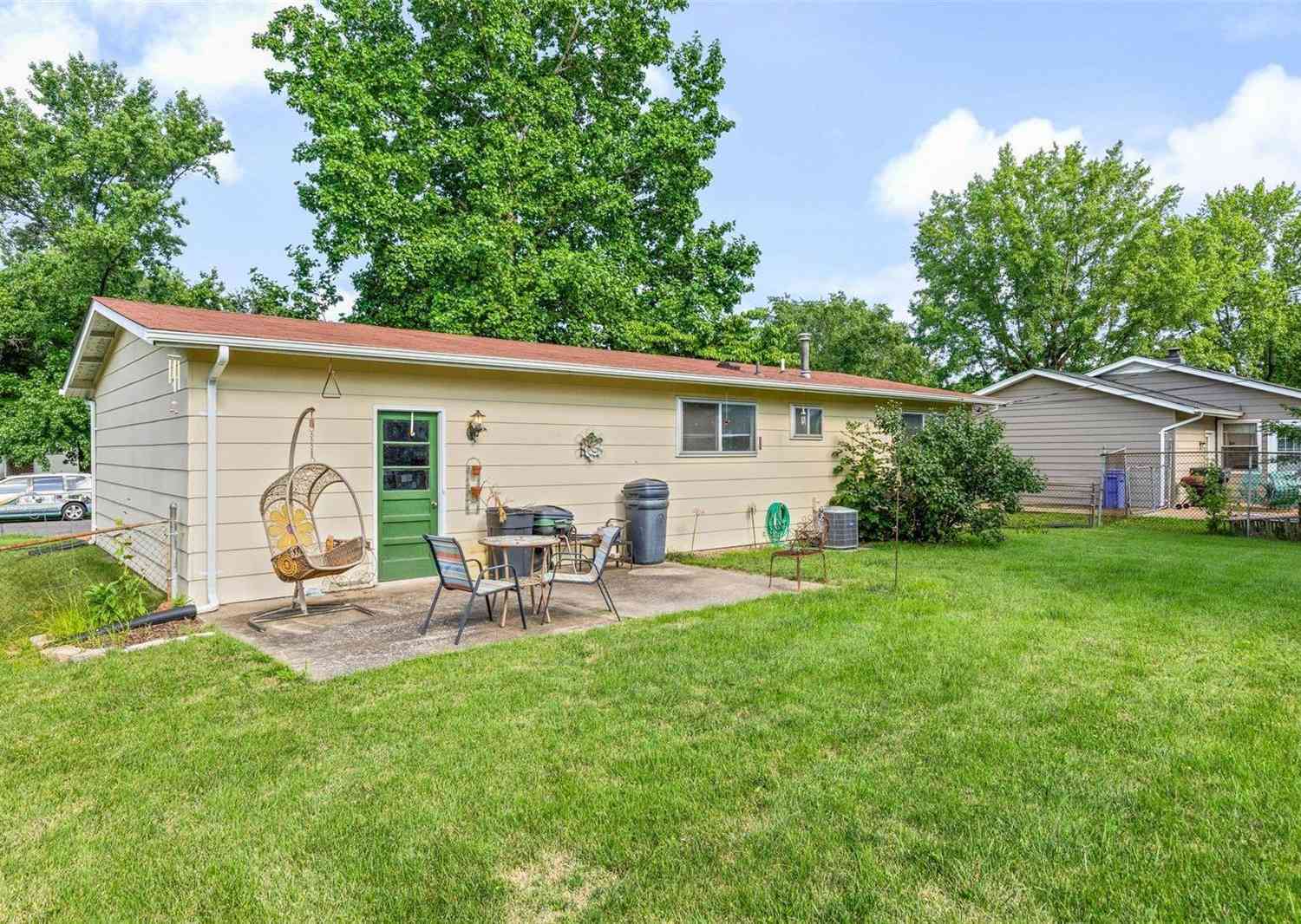 680 Charvel Dr, Florissant, Missouri image 26