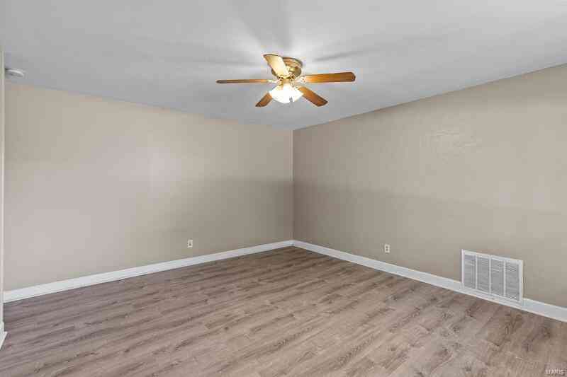 1395 Bluebird Drive, Florissant, Missouri image 14