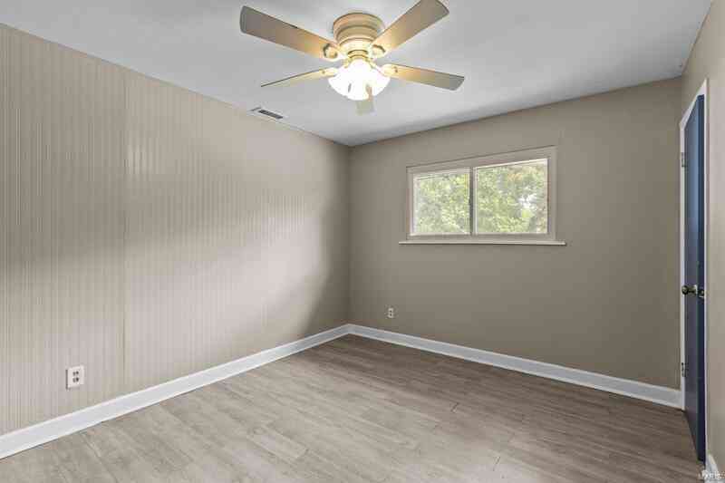 1395 Bluebird Drive, Florissant, Missouri image 11