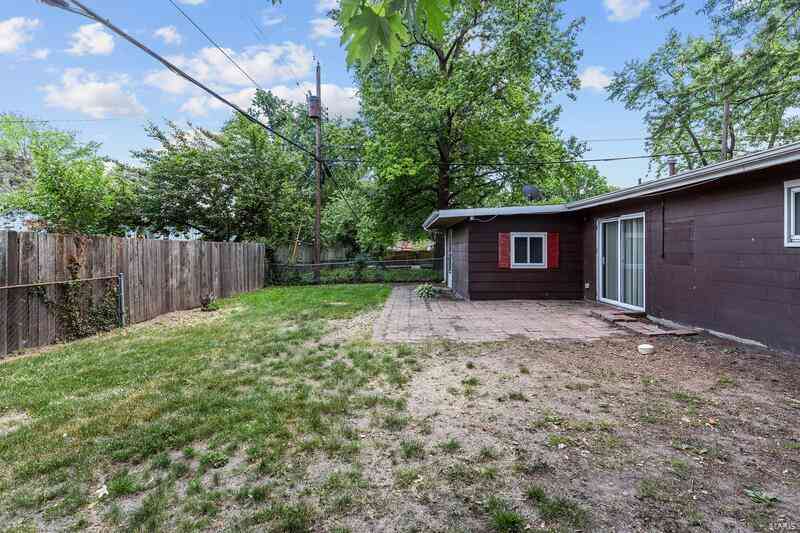 1395 Bluebird Drive, Florissant, Missouri image 18