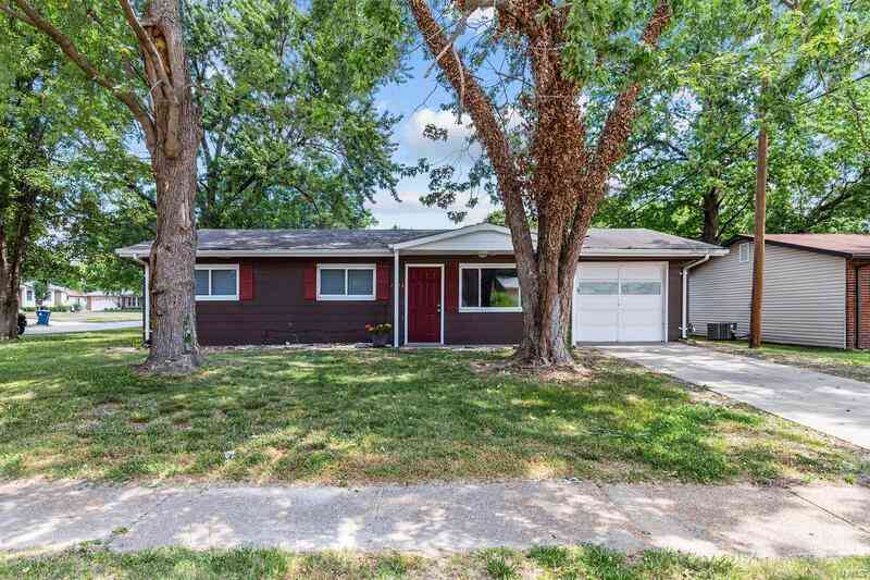 1395 Bluebird Drive, Florissant, Missouri image 1