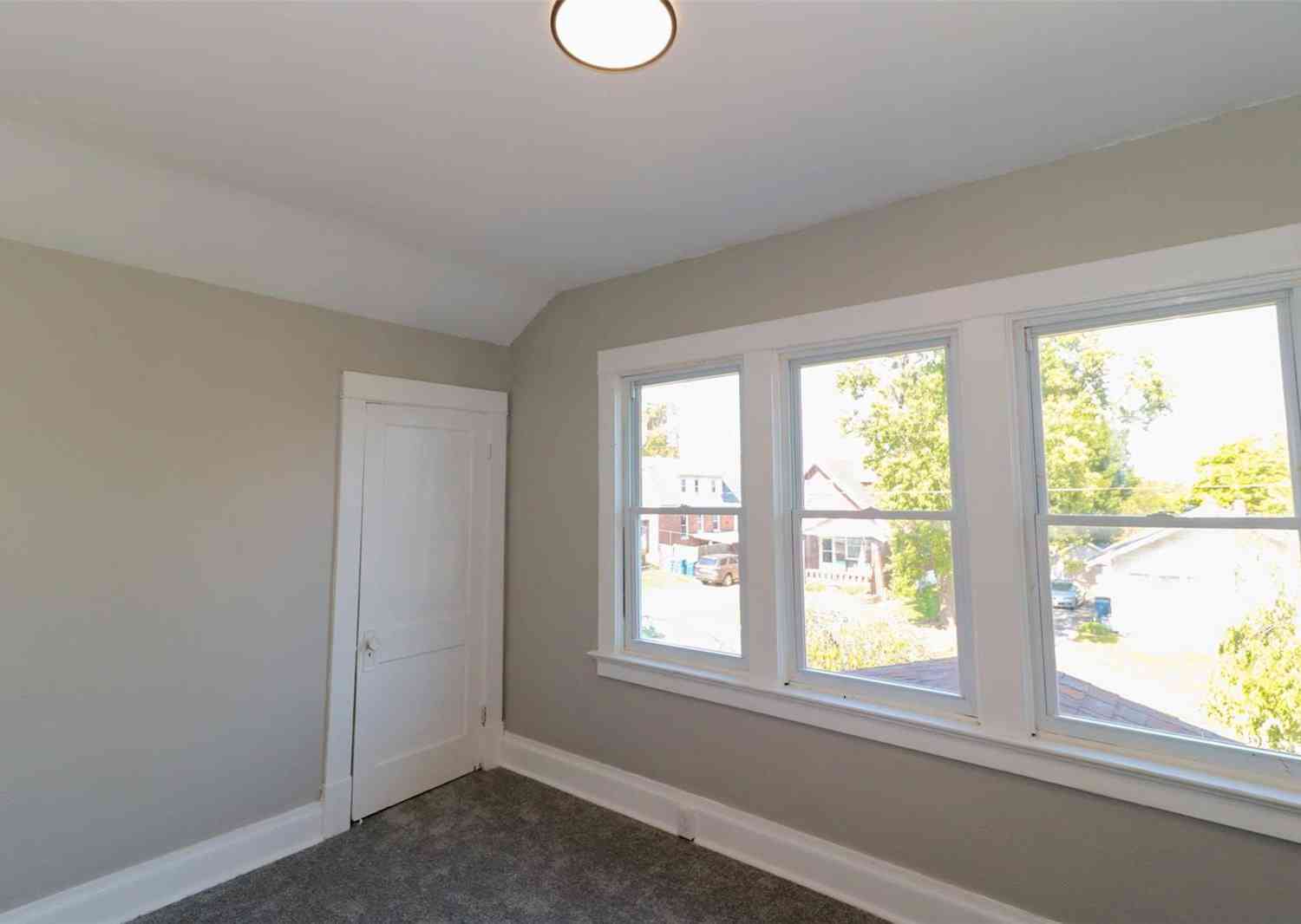 8820 Windom Avenue, Saint Louis, Missouri image 30