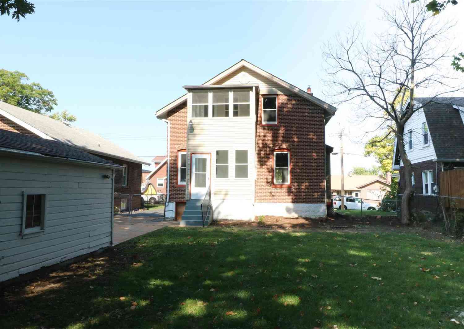 8820 Windom Avenue, Saint Louis, Missouri image 32