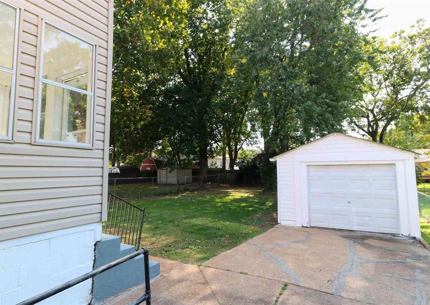 8820 Windom Avenue, Saint Louis, Missouri image 33