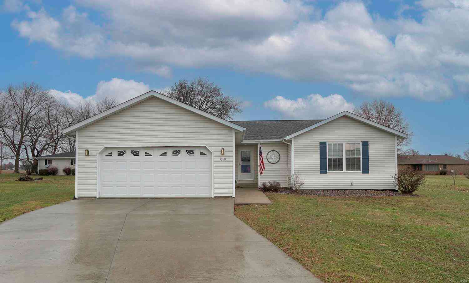 13187 Bluegrass Lane, Breese, Illinois image 3