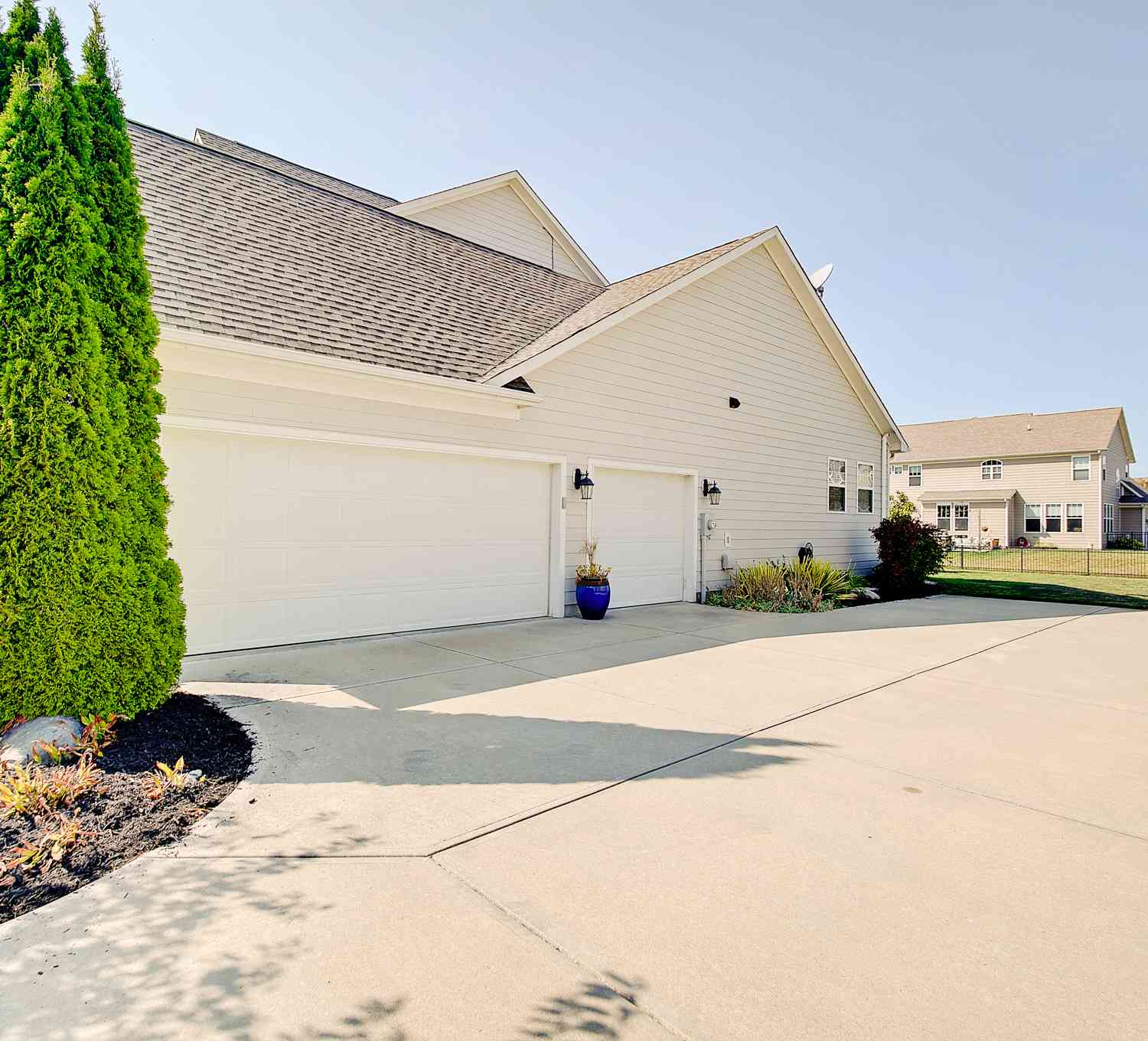 14926 Bonner Circle, Fishers, Indiana image 3