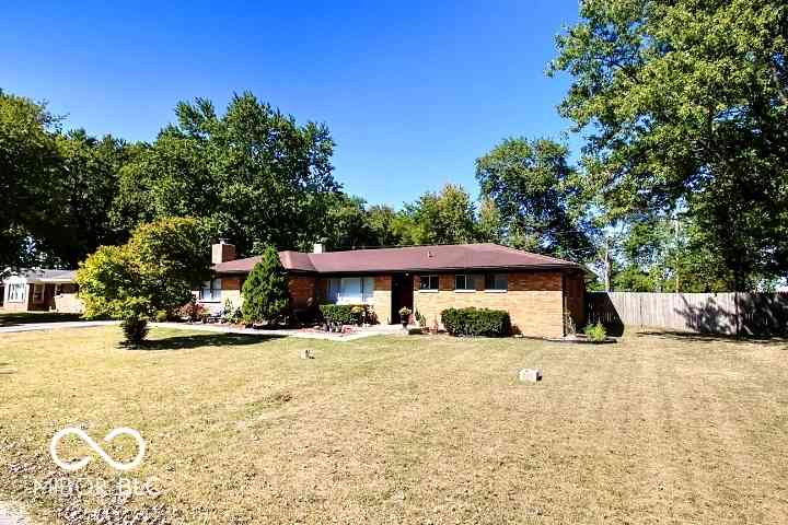 1220 E Hazelwood Drive, Shelbyville, Indiana image 1