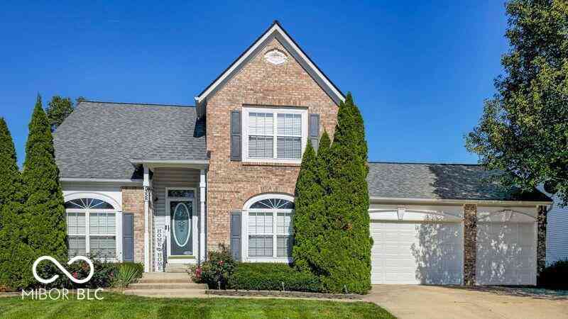 5358 Ripplingbrook Way, Carmel, Indiana image 2