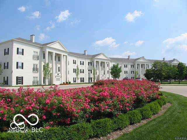 12938 University Crescent #APT 2B, Carmel, Indiana image 1