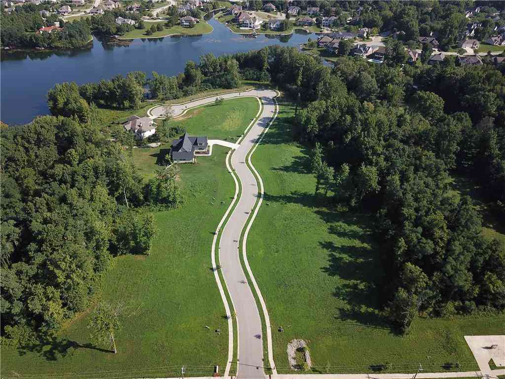 1877 Tipton Pointe Court, Columbus, Indiana image 4
