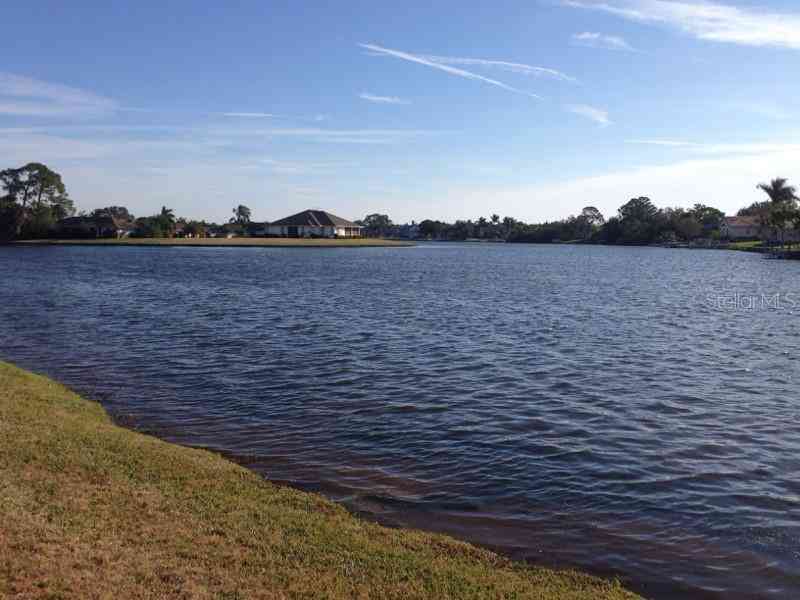 12952 SW Doug Drive, LAKE SUZY, Florida image 1