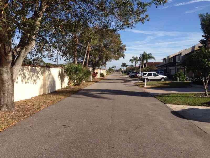 12952 SW Doug Drive, LAKE SUZY, Florida image 10