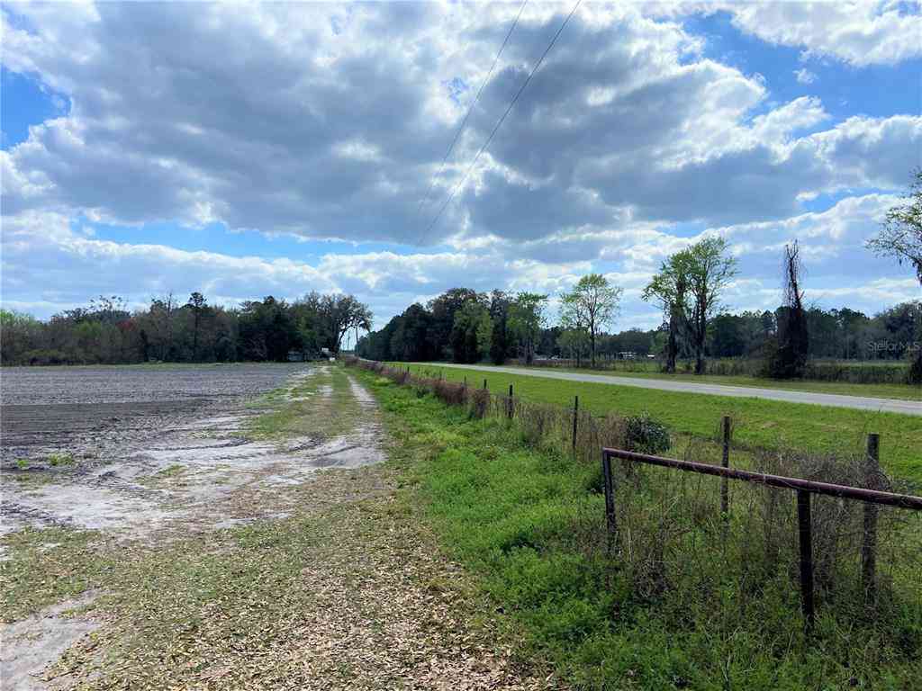 24103 NW County Road 239, ALACHUA, Florida image 16