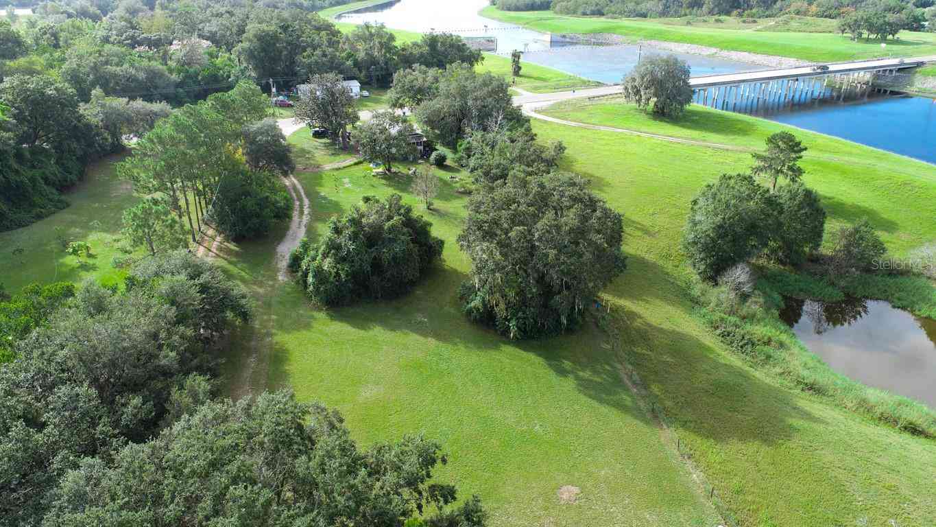 9358 Harney Road, THONOTOSASSA, Florida image 13