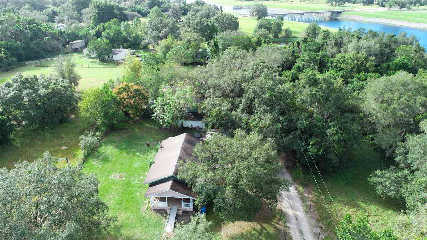 9358 Harney Road, THONOTOSASSA, Florida image 10