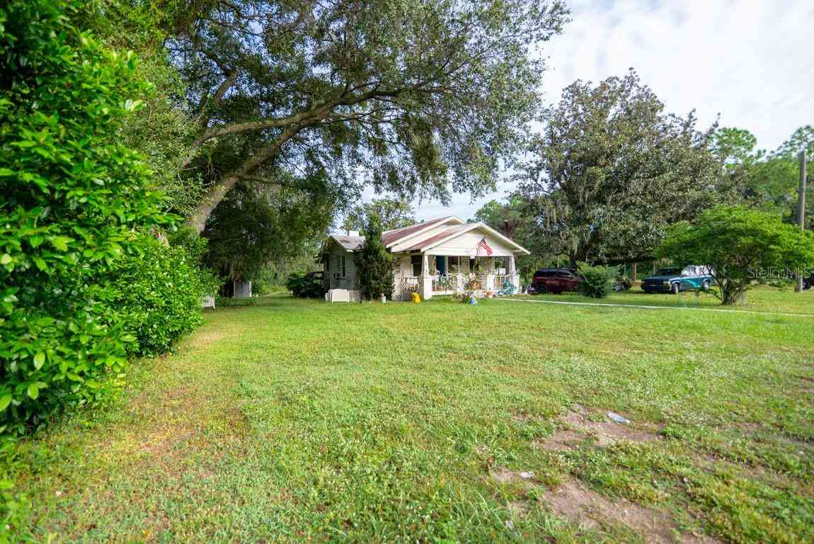 9358 Harney Road, THONOTOSASSA, Florida image 19