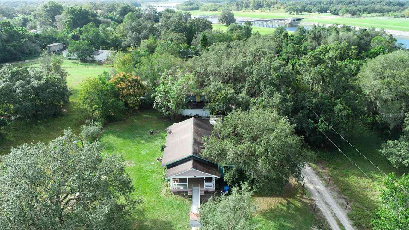 9358 Harney Road, THONOTOSASSA, Florida image 9