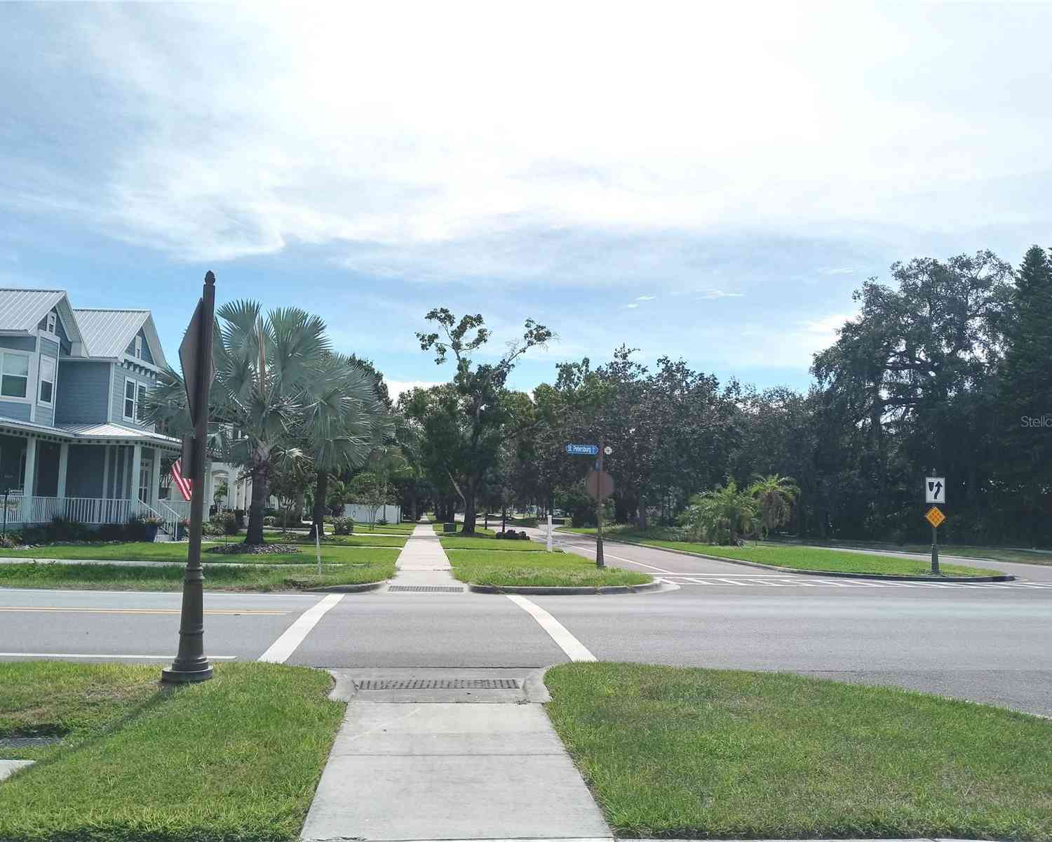 421 Park Boulevard, OLDSMAR, Florida image 3