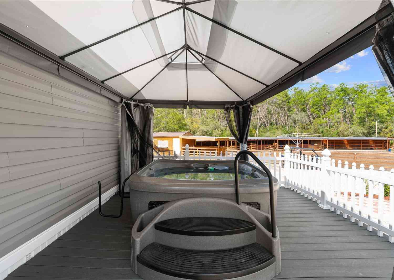 14181 SE 211th Court, Umatilla, Florida image 17