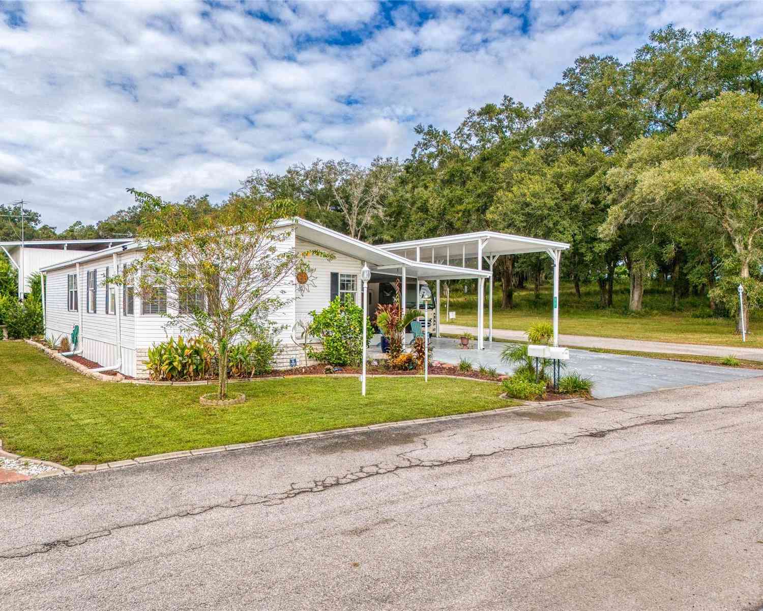 10101 Airetop Avenue, DADE CITY, Florida image 2