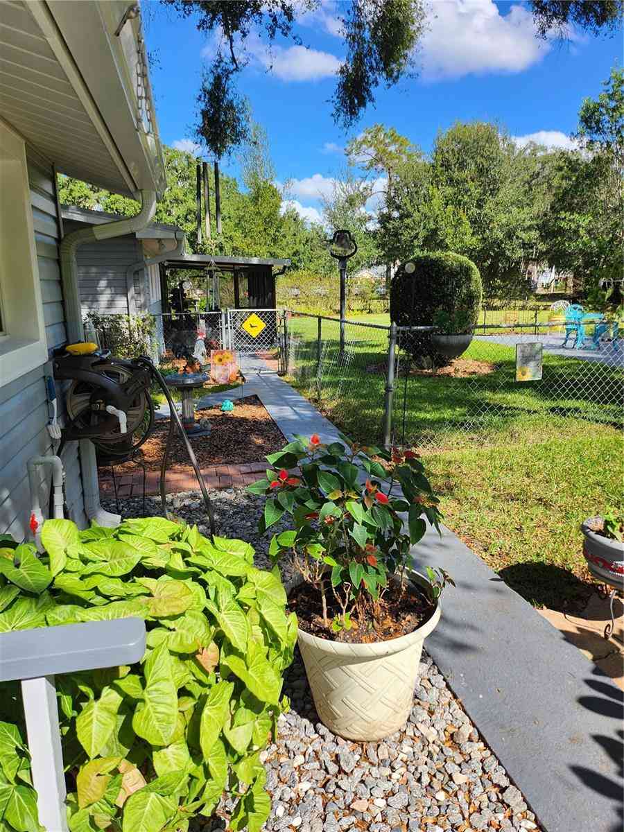 411 Bryan Road, BRANDON, Florida image 12