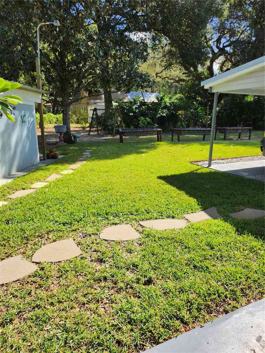 411 Bryan Road, BRANDON, Florida image 7