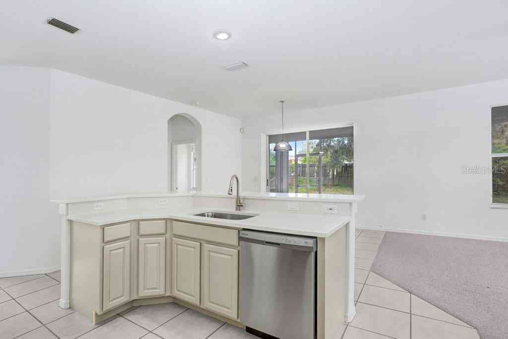 2927 Minuteman Lane, BRANDON, Florida image 18