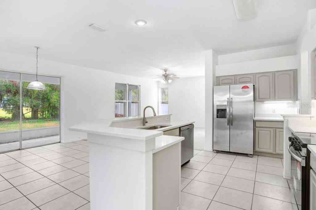 2927 Minuteman Lane, BRANDON, Florida image 16