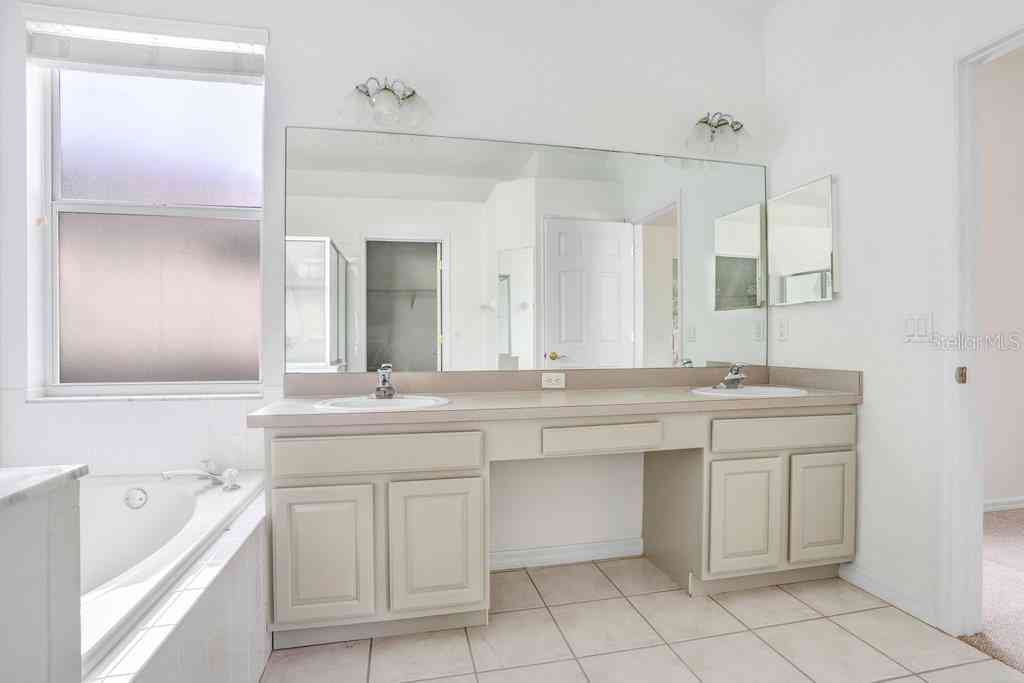 2927 Minuteman Lane, BRANDON, Florida image 34