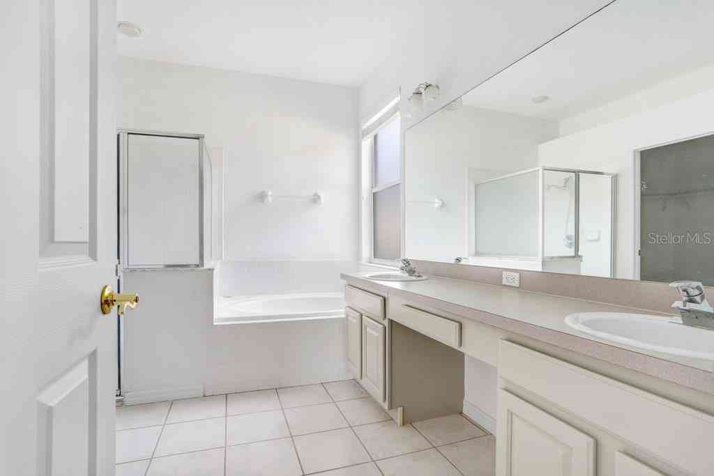 2927 Minuteman Lane, BRANDON, Florida image 35