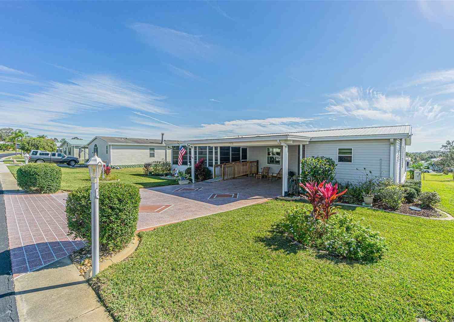 37532 New Horizons Boulevard, ZEPHYRHILLS, Florida image 1