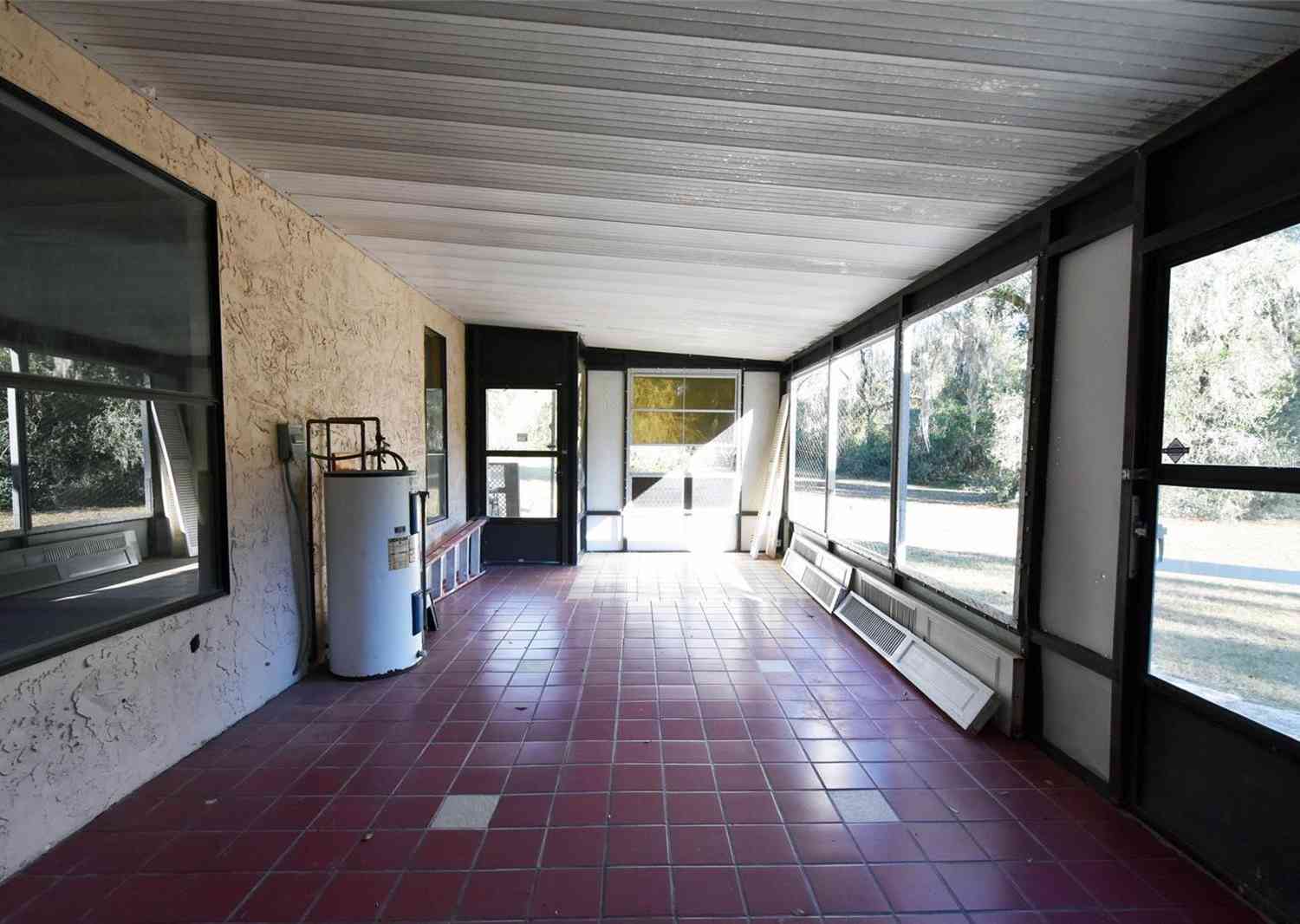 12729 SW 42nd Way, WEBSTER, Florida image 9