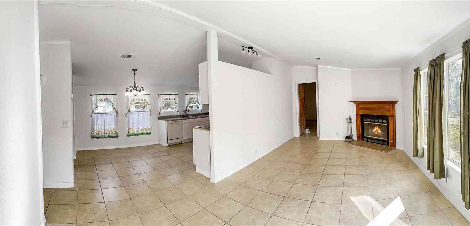 18601 SE 24th Lane, OCKLAWAHA, Florida image 4