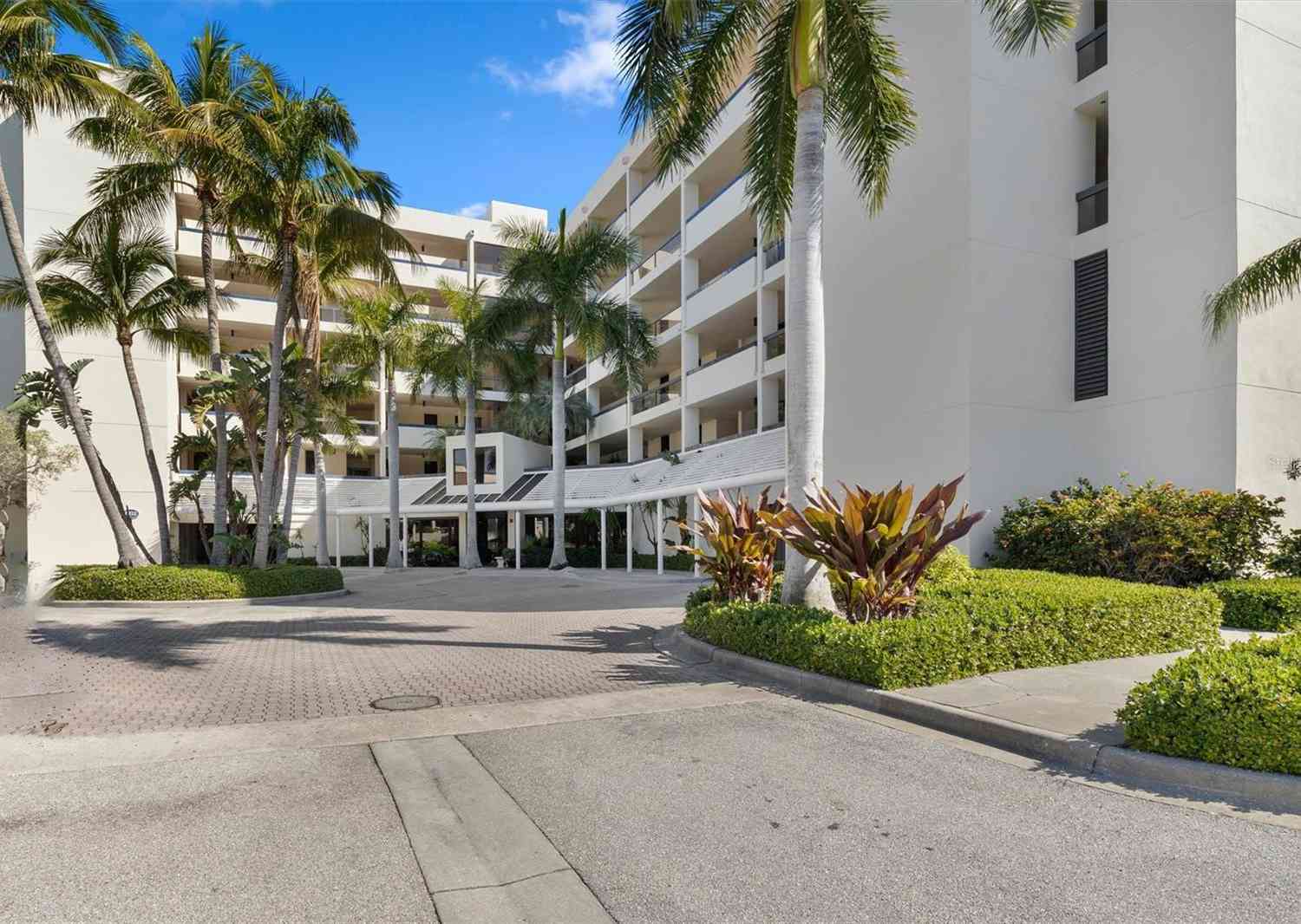 1932 Harbourside Drive #234, LONGBOAT KEY, Florida image 2