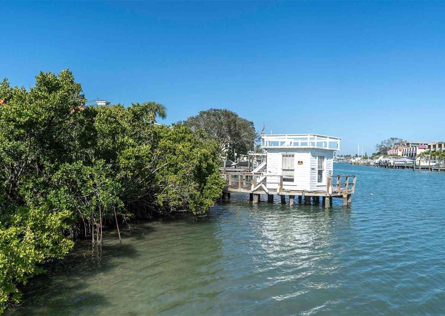 12306 Lagoon Lane, Treasure Island, Florida image 9