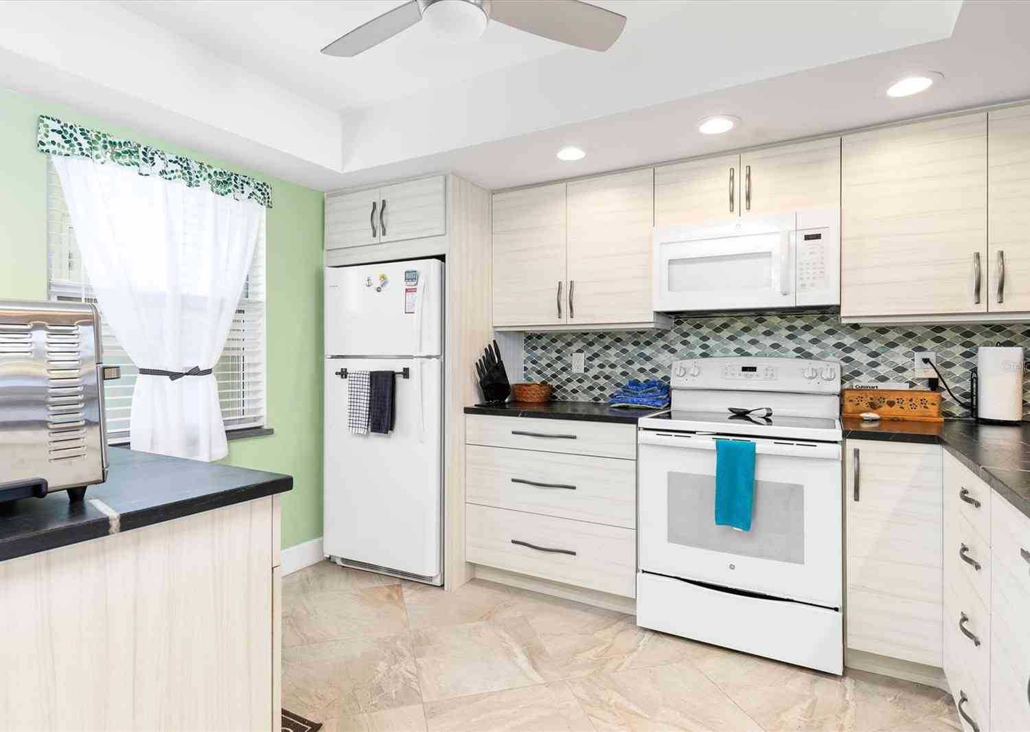 3600 Bal Harbor Boulevard #1G, PUNTA GORDA, Florida image 9