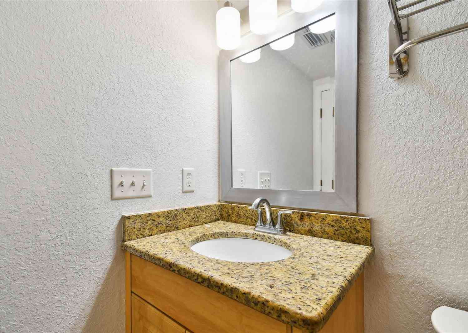 11605 Gulf Boulevard #208, Treasure Island, Florida image 32