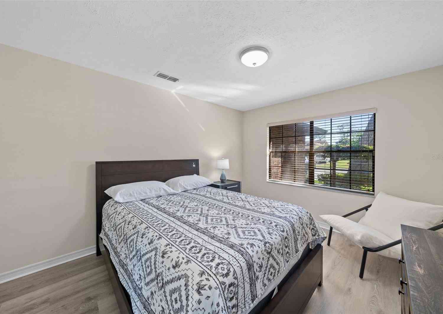 653 Timber Pond Drive, BRANDON, Florida image 27