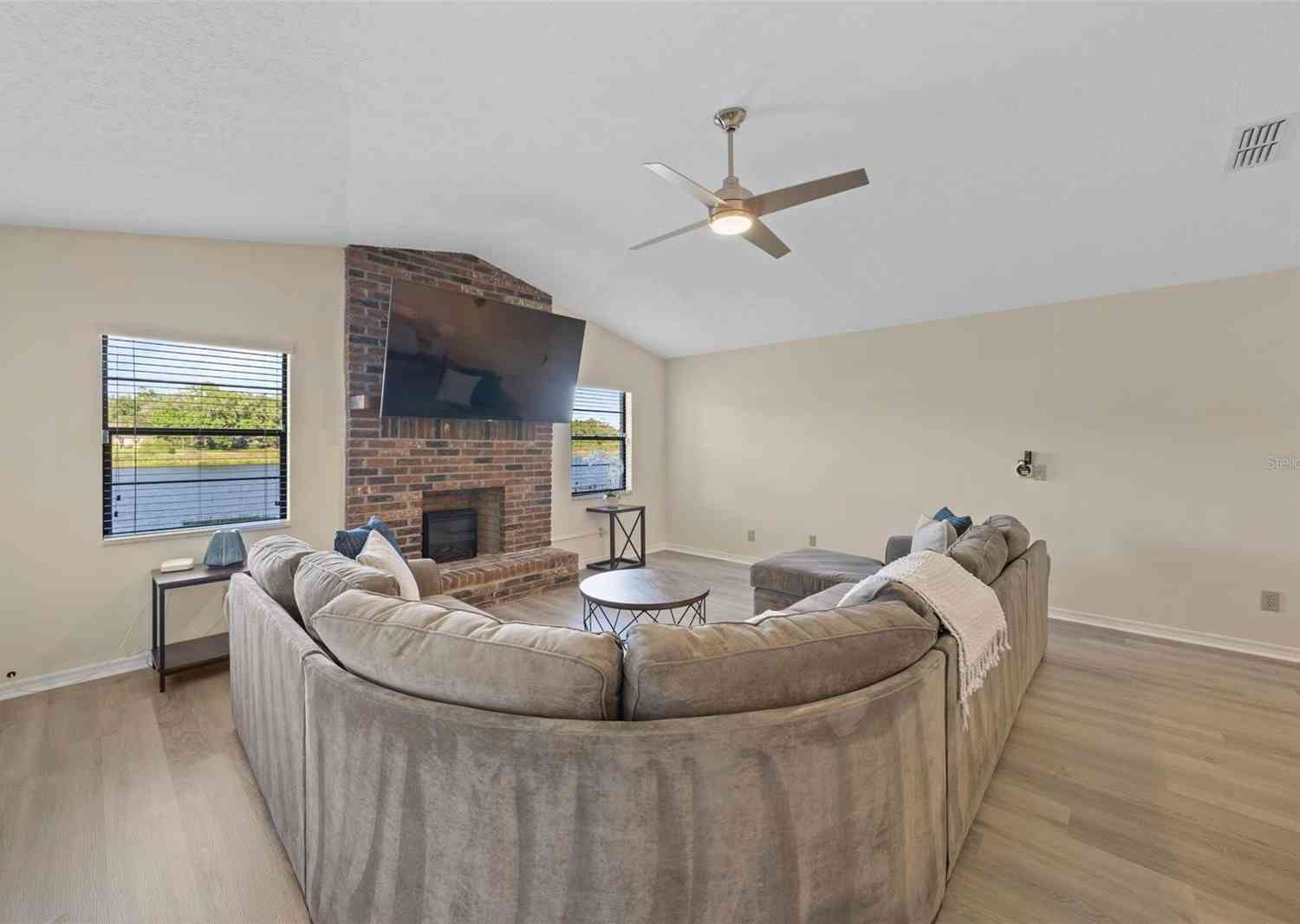 653 Timber Pond Drive, BRANDON, Florida image 22