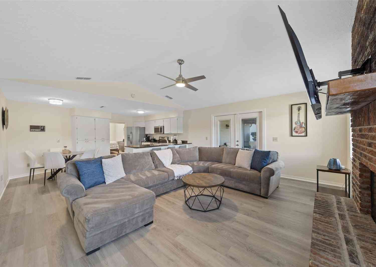 653 Timber Pond Drive, BRANDON, Florida image 24