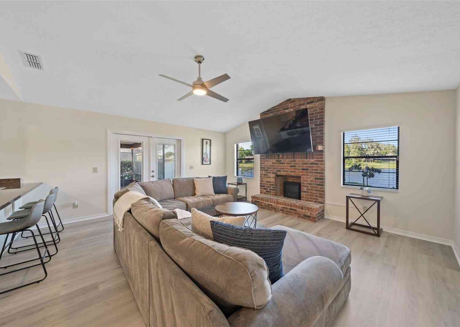 653 Timber Pond Drive, BRANDON, Florida image 23