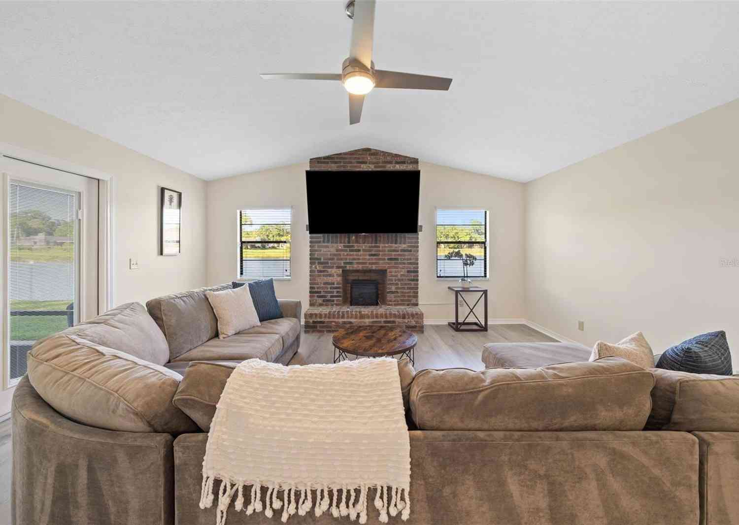 653 Timber Pond Drive, BRANDON, Florida image 21
