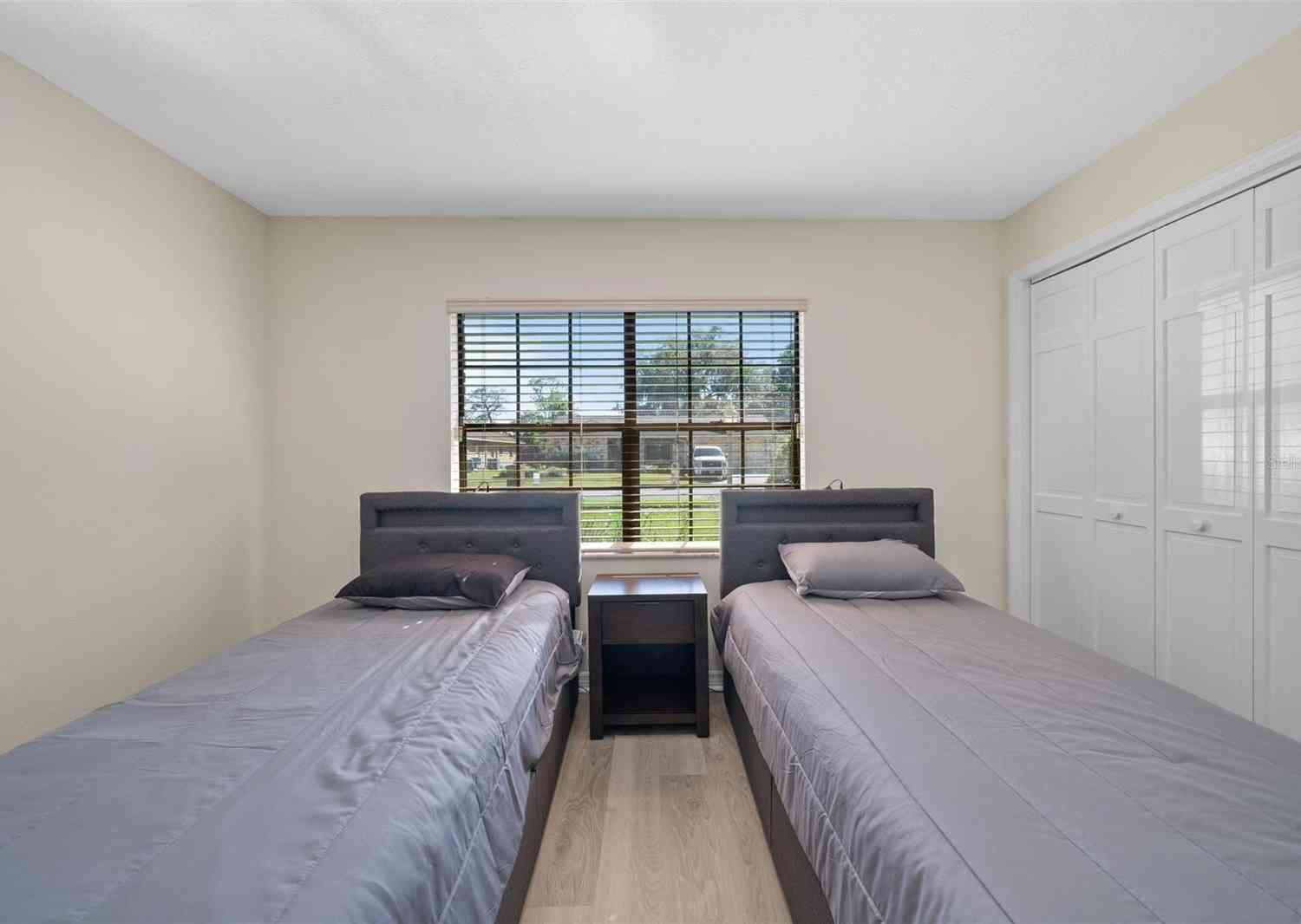 653 Timber Pond Drive, BRANDON, Florida image 15
