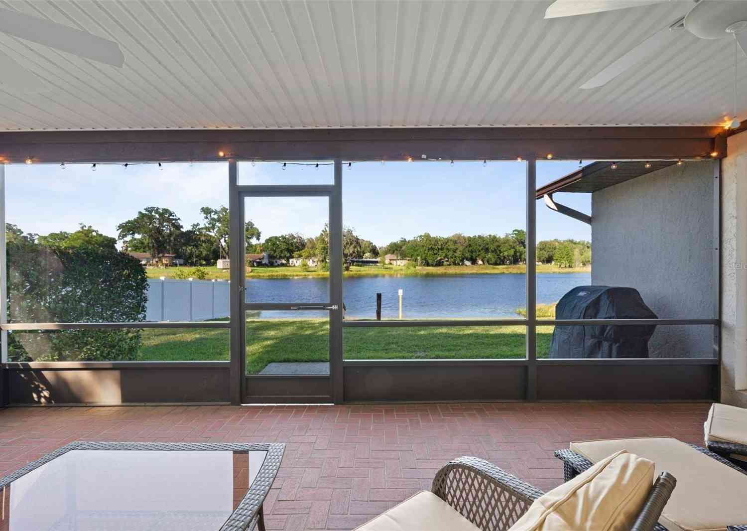 653 Timber Pond Drive, BRANDON, Florida image 38